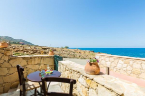 Eva home, 200m from the sea!
